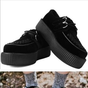 Size 7 black velvet T.U.K.